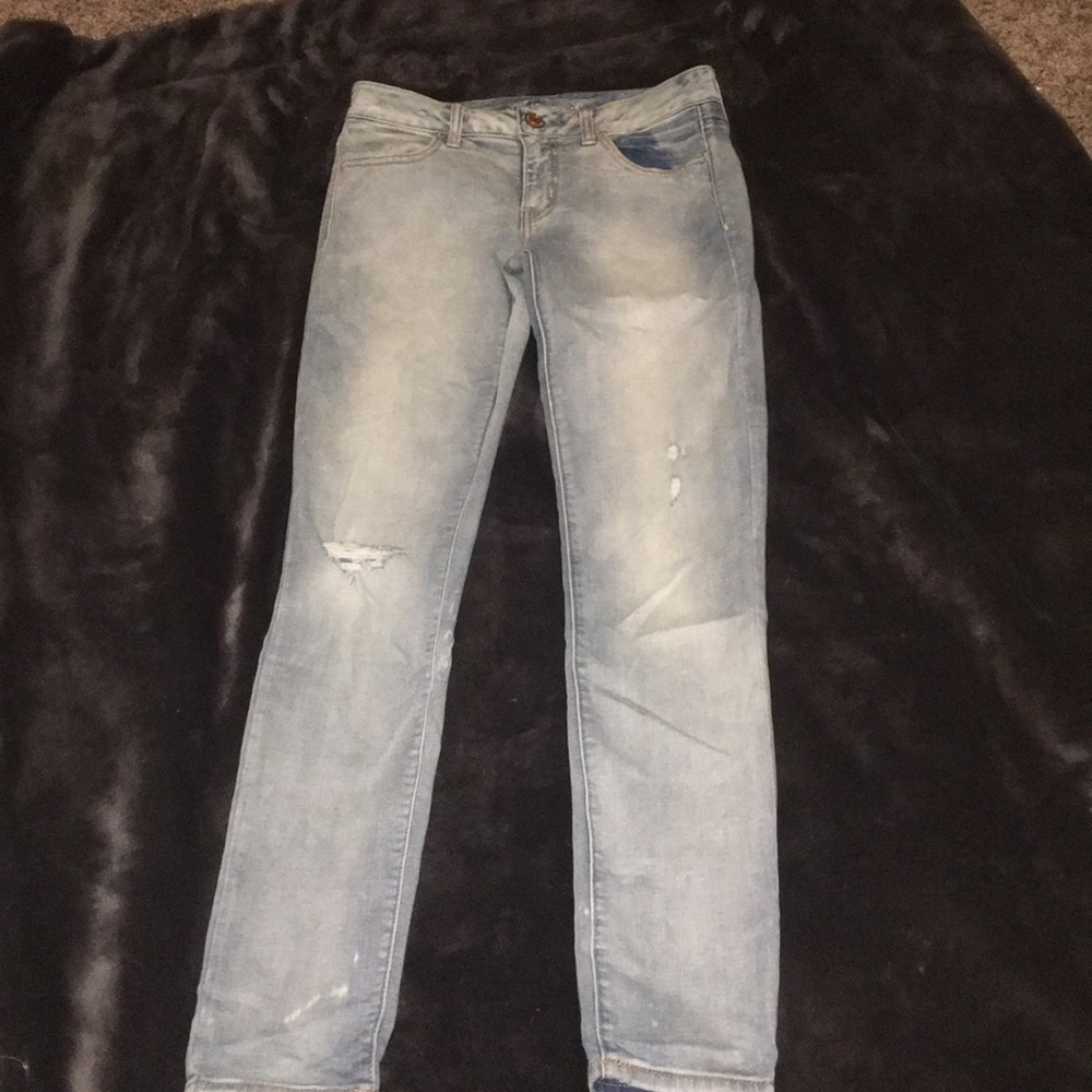 AMERICAN EAGLE JEANS